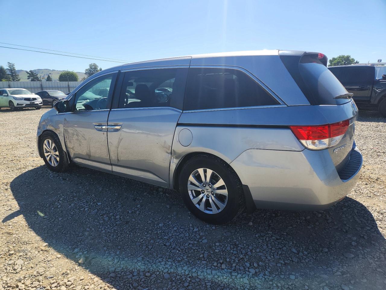 2017 Honda Odyssey VIN 5FNRL5H60HB001523 photo 2