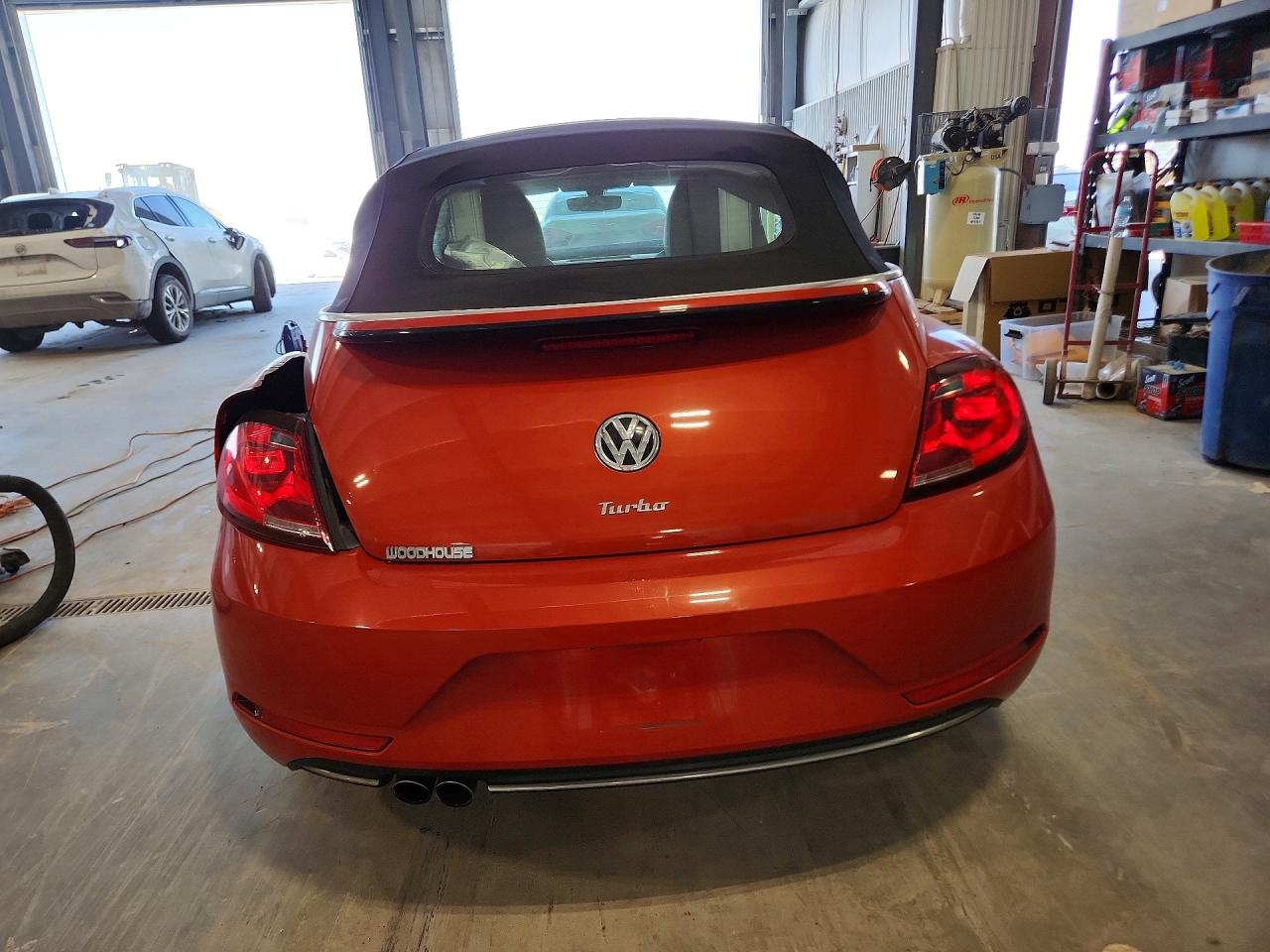 2019 Volkswagen Beetle VIN 3VW5DAAT1KM507057 photo 6