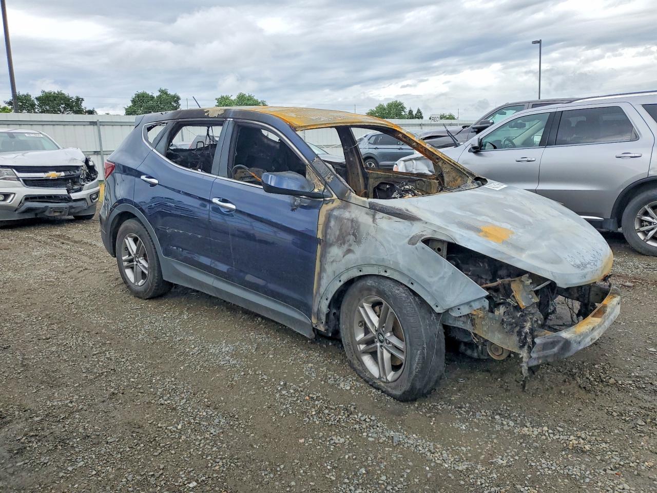 2018 Hyundai Santa fe VIN 5XYZT3LB3JG526180 photo 4