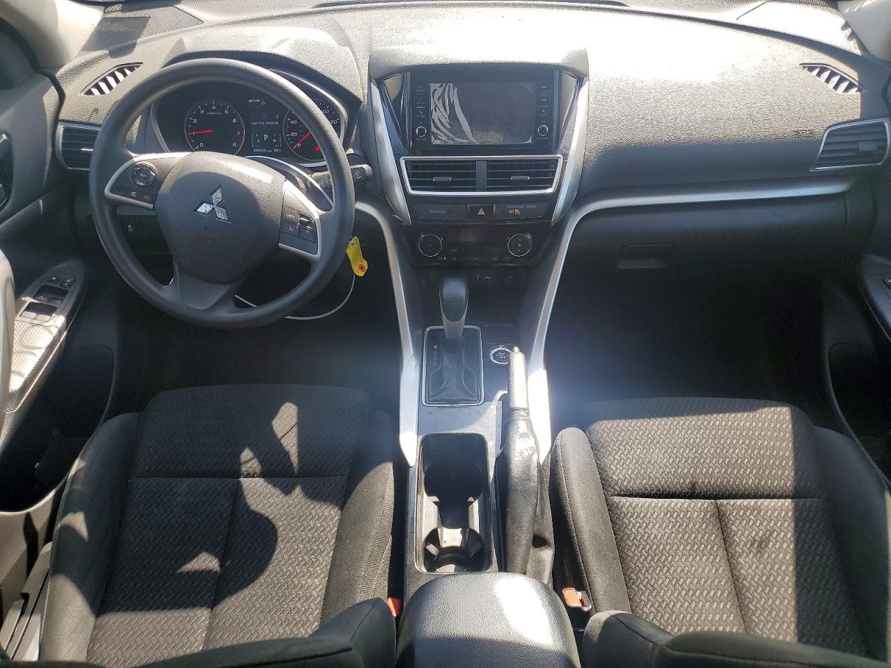 2018 Mitsubishi ECLIPSE VIN JA4AT3AA2JZ068151 photo 8