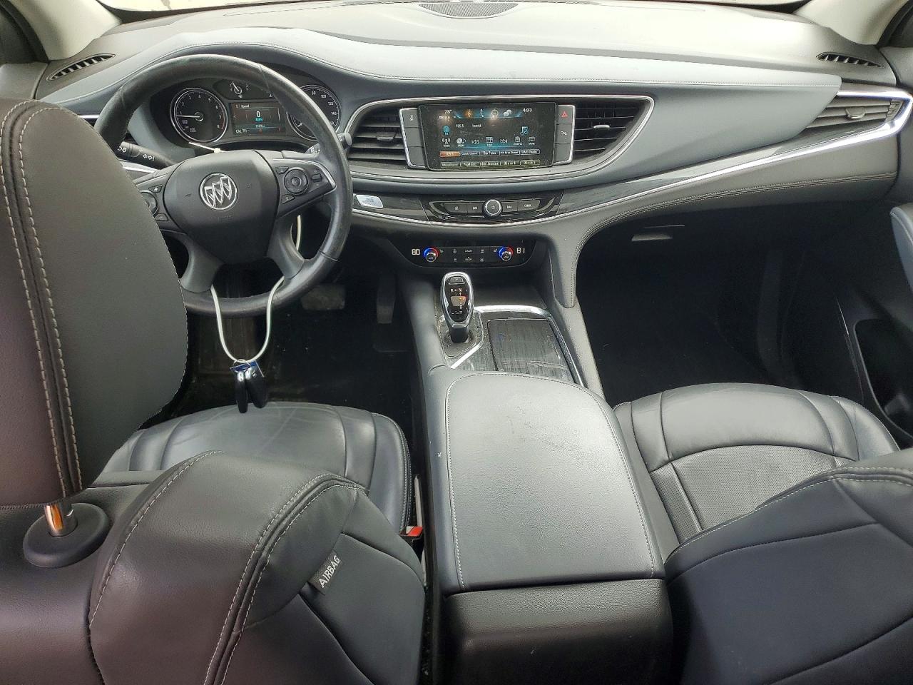 2018 Buick Enclave VIN 5GAERBKW6JJ208518 photo 8