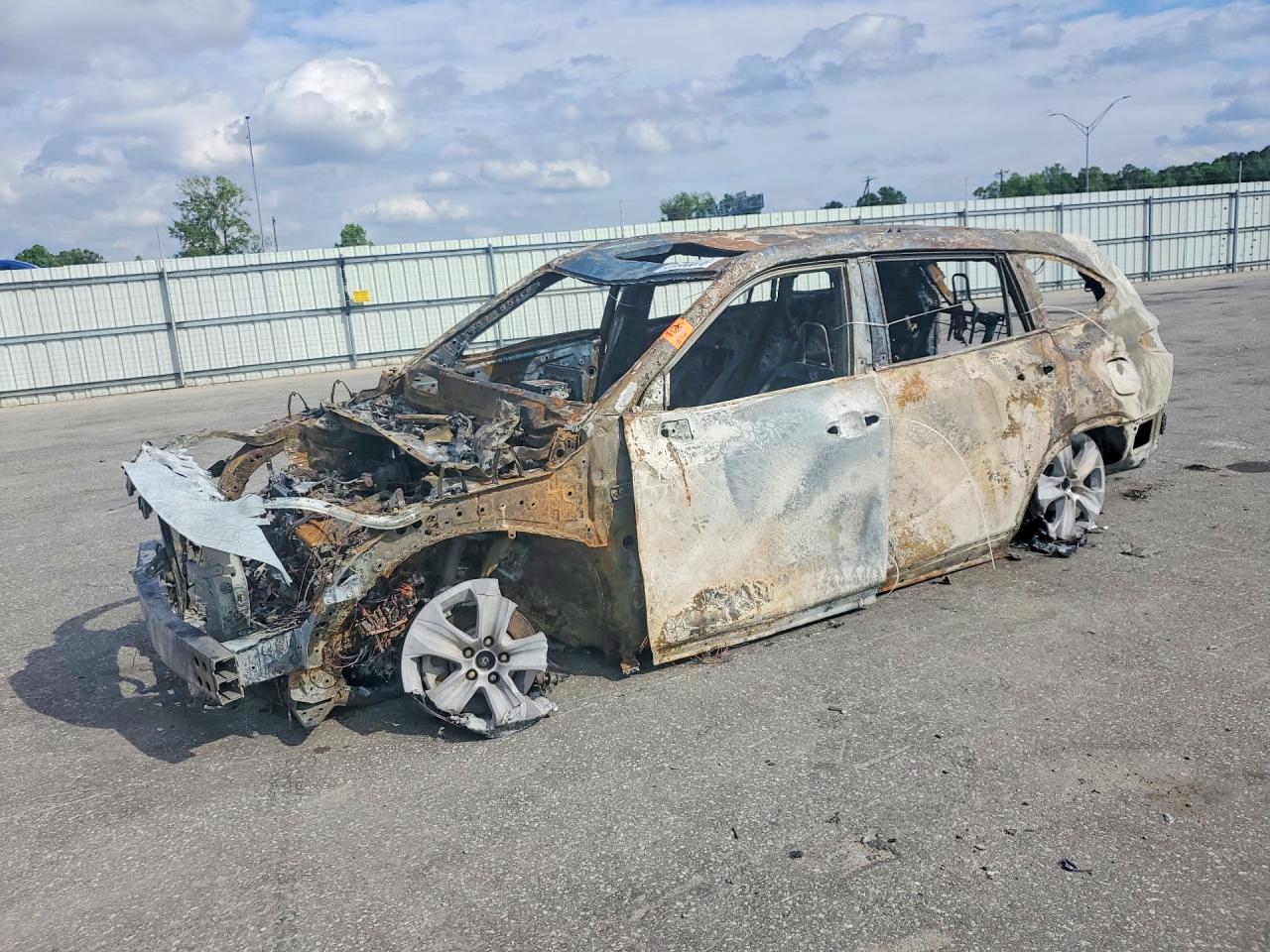 2025 Toyota Highlander VIN 5TDKBRCH6SS678406 photo 1