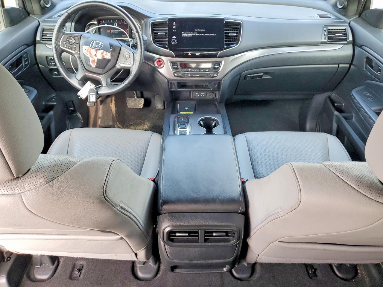 2024 Honda Passport VIN 5FNYF8H56RB012703 photo 8