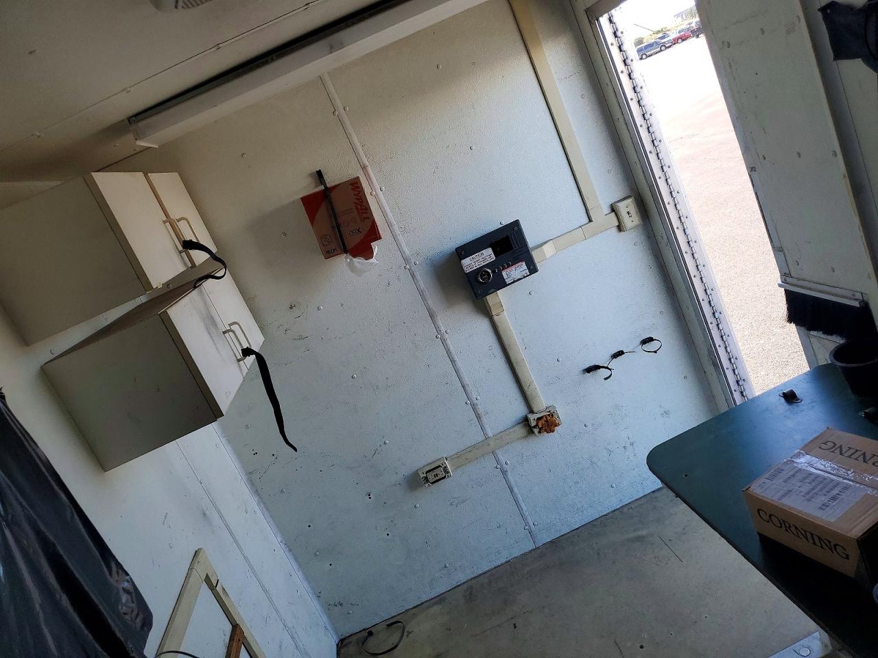 2000 PELSUE FIBER OPTIC SPLICING TRAILER VIN 4FGL01120YC032681 photo 5