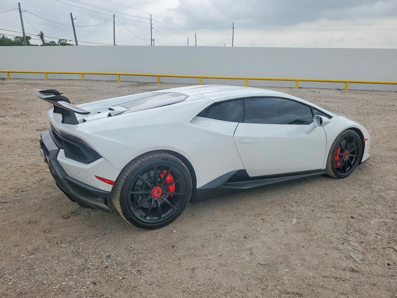 2018 Lamborghini All other VIN ZHWUD4ZF7JLA11091 photo 3