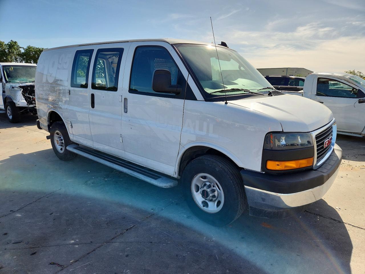 2024 GMC Savana VIN 1GTW7AFP0R1234484 photo 4