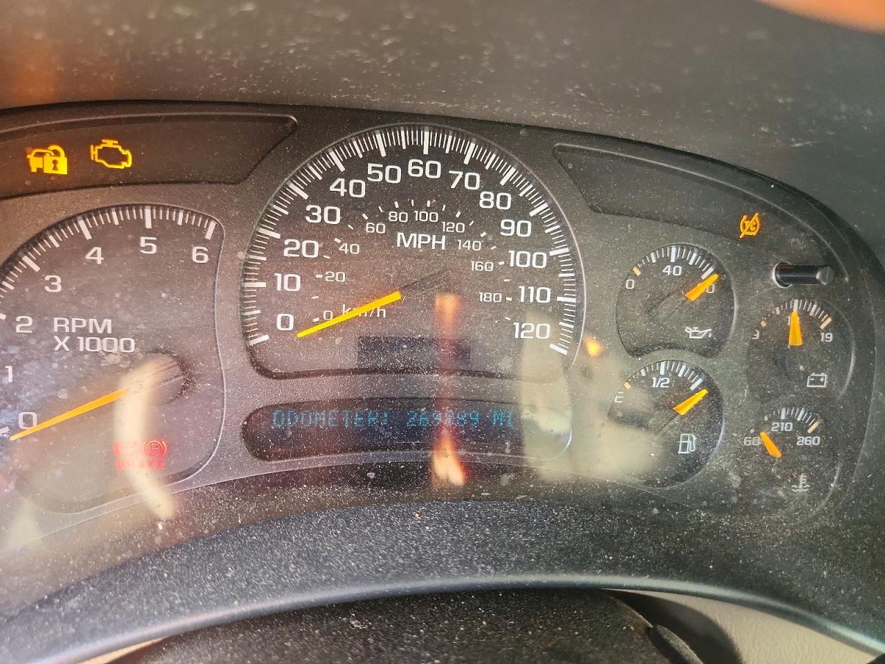 2005 CHEV Tahoe VIN 1GNEK13T95R269376 photo 9