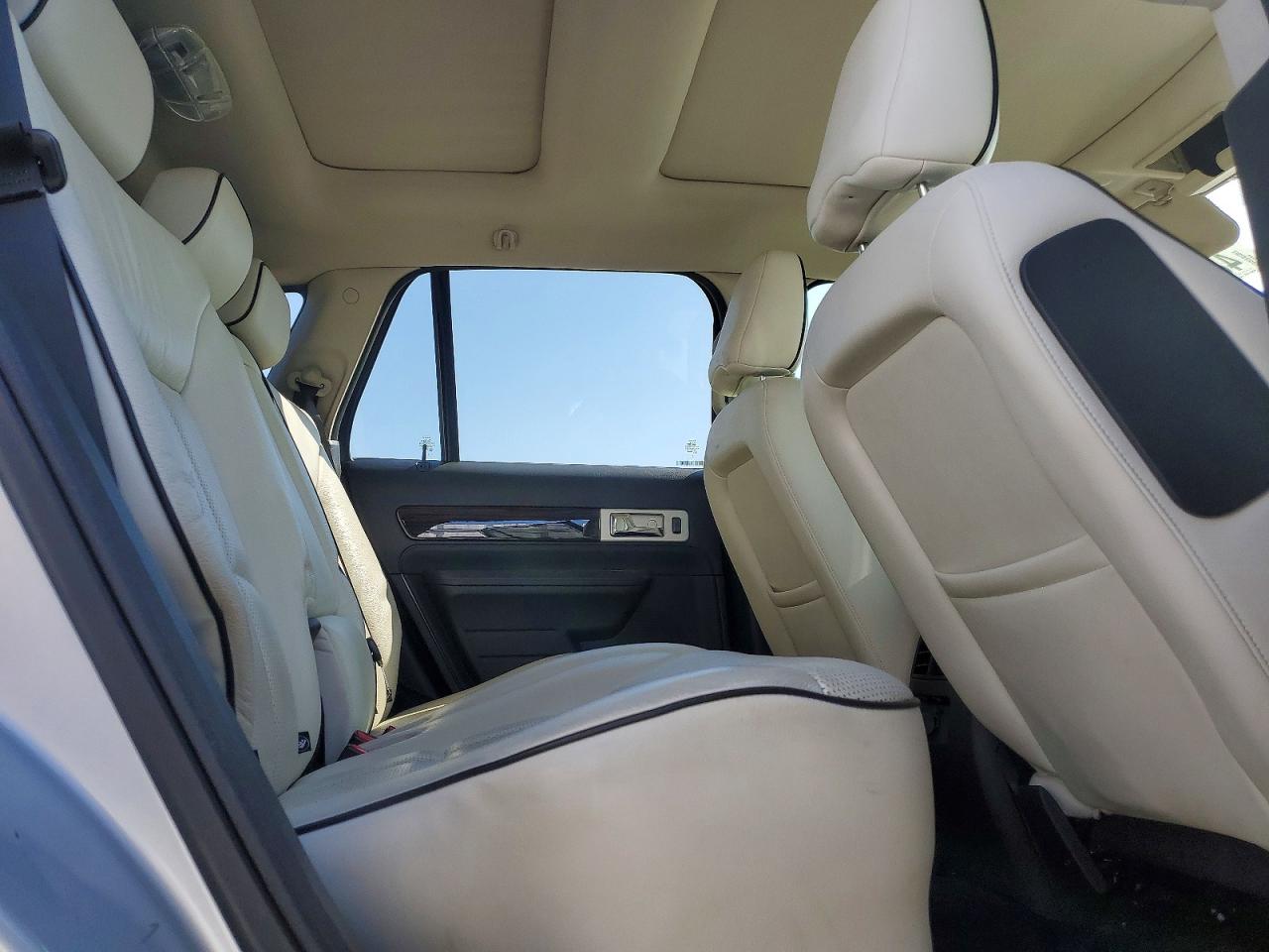 2010 LINCOLN Mkx VIN 2LMDJ8JC5ABJ31379 photo 11