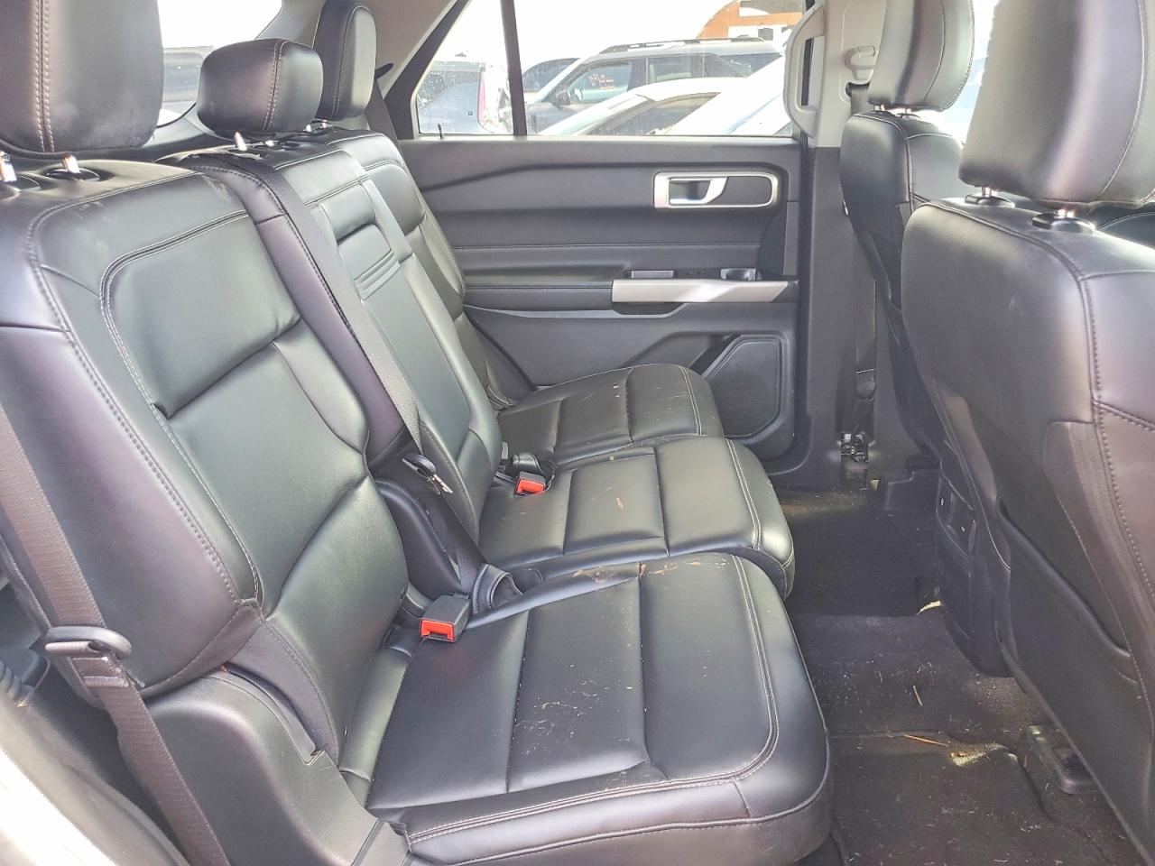 2024 Ford Explorer VIN 1FMSK7DH1RGA70912 photo 11
