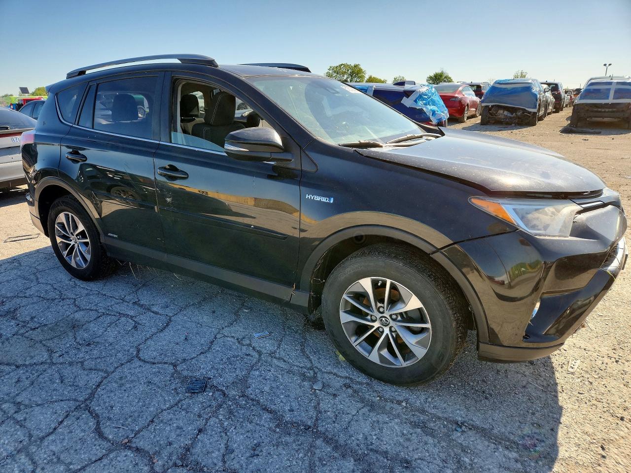 2017 Toyota Rav4 VIN JTMRJREV5HD113167 photo 4