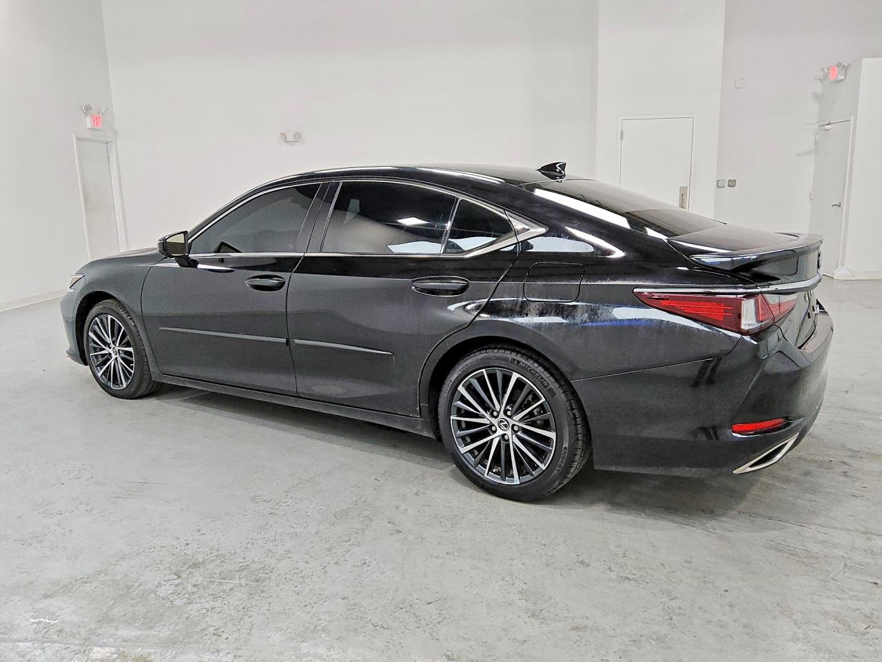 2023 Lexus ES350 VIN 58ADZ1B10PU148143 photo 2
