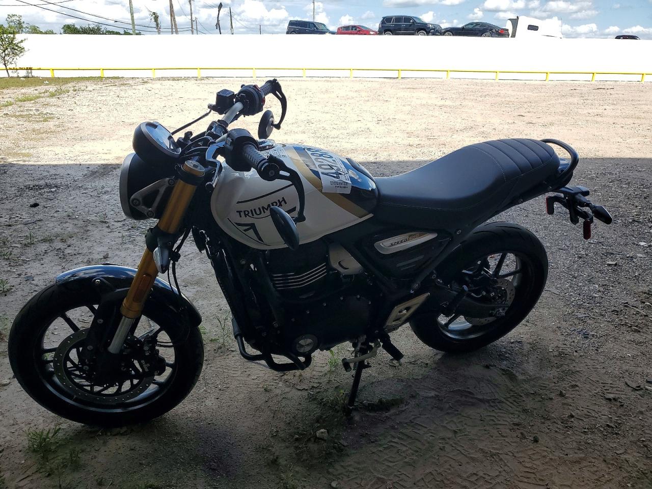 2026 TRIUMPH Speedtripl VIN SMTT127Y7TNA42940 photo 3