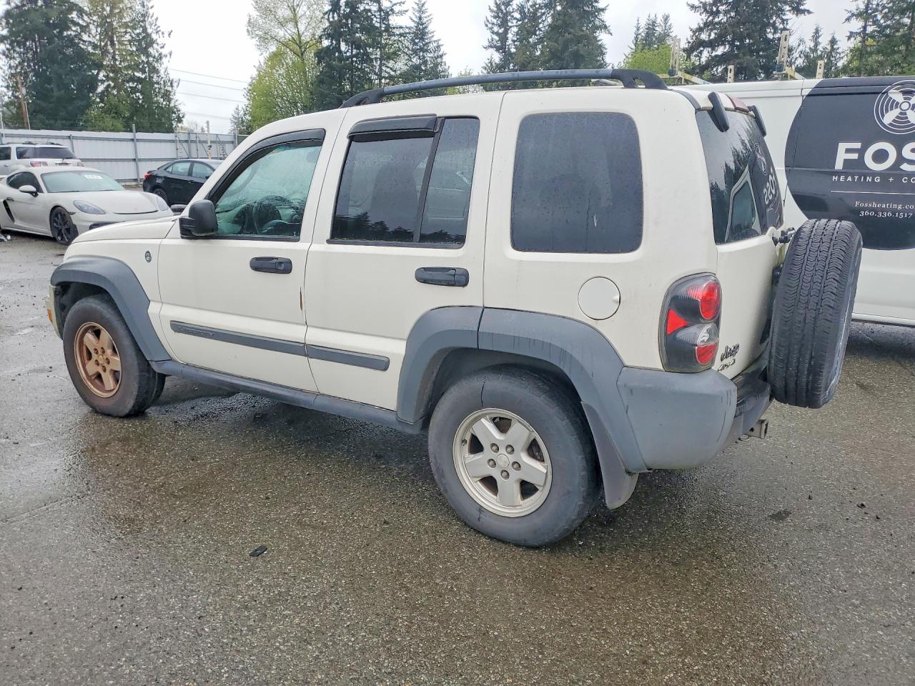 2005 Jeep Liberty VIN 1J4GL48K25W522811 photo 2