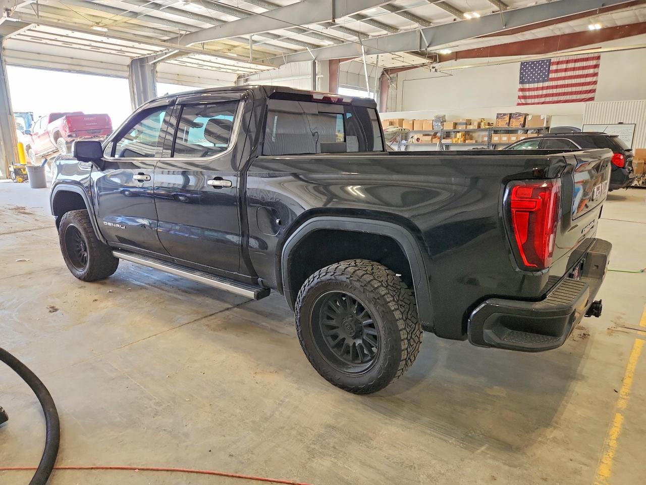 2021 GMC SIERRA VIN 3GTU9FEL0MG328193 photo 2