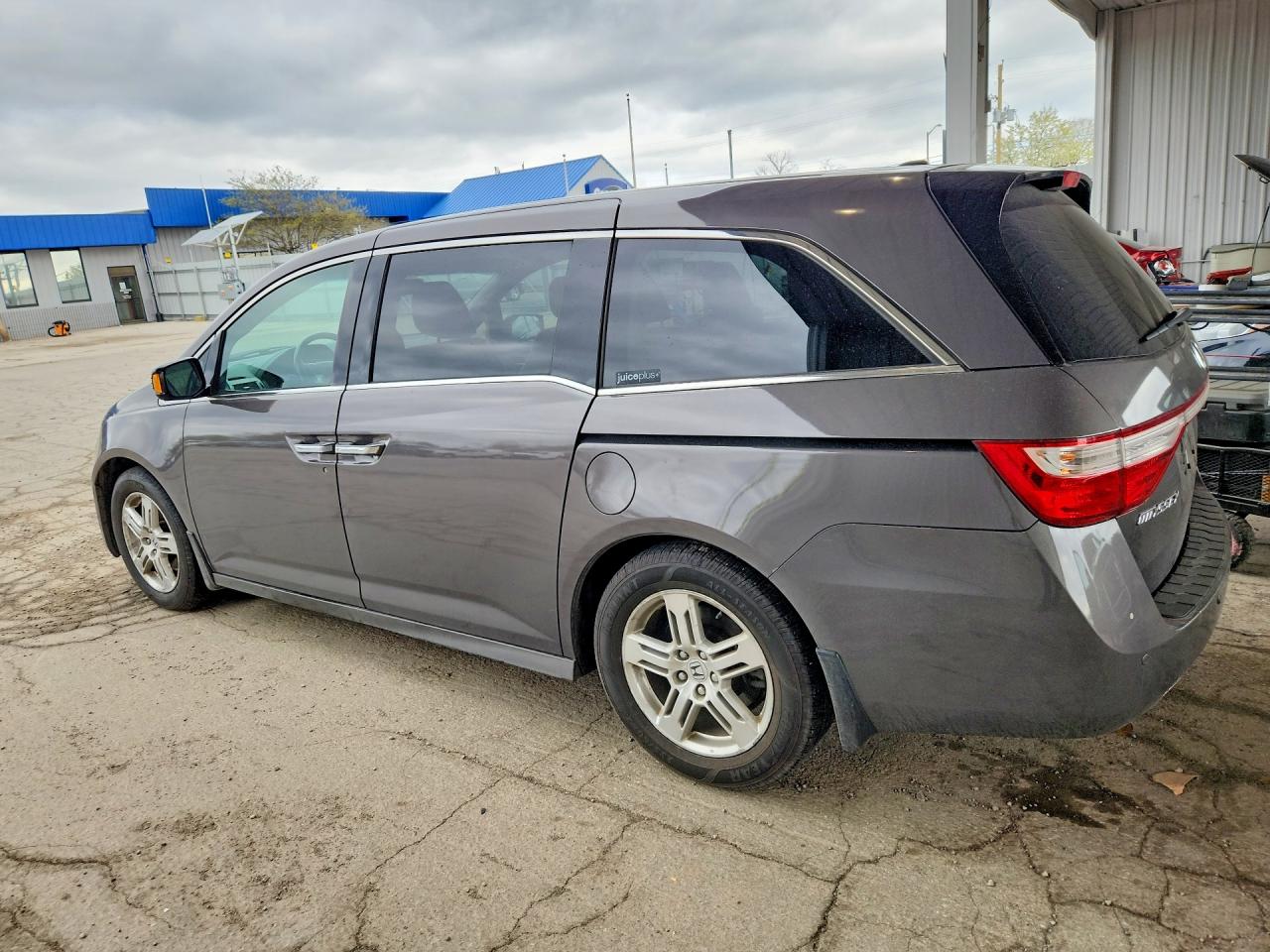 2012 Honda Odyssey VIN 5FNRL5H9XCB120795 photo 2
