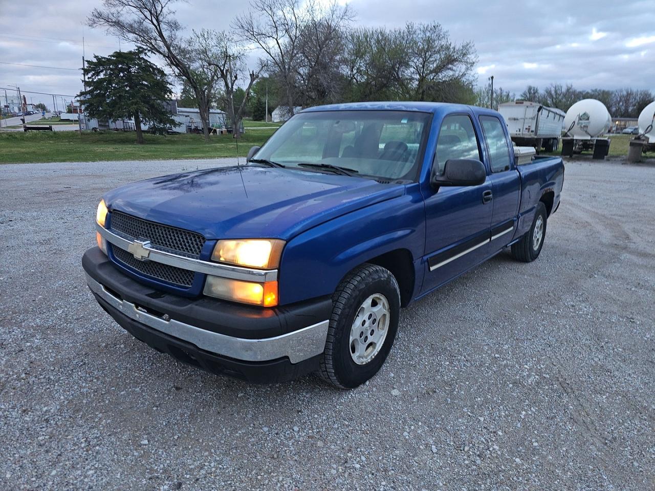 2004 Chevrolet All models VIN 1GCEC19V44Z342585 photo 2