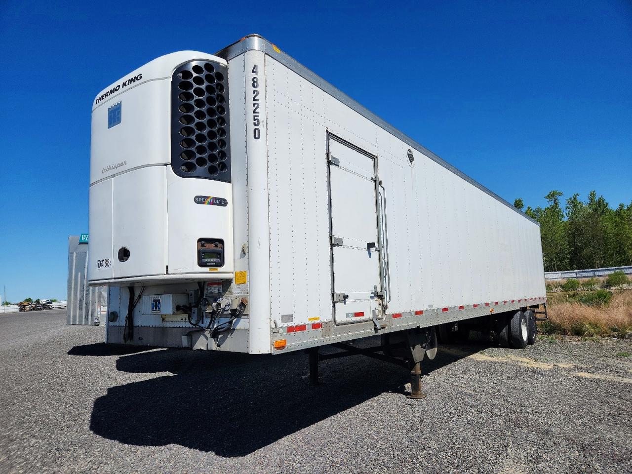 2015 UTILITY All models VIN 1UYVS248XFM408343 photo 2