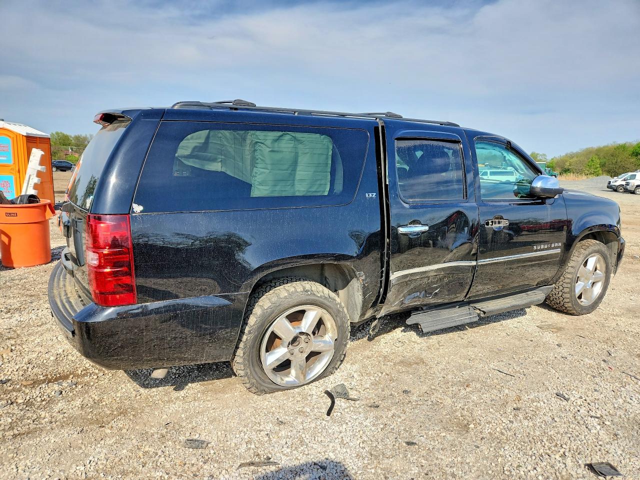 2013 Chevrolet Suburban VIN 1GNSKKE7XDR305406 photo 3