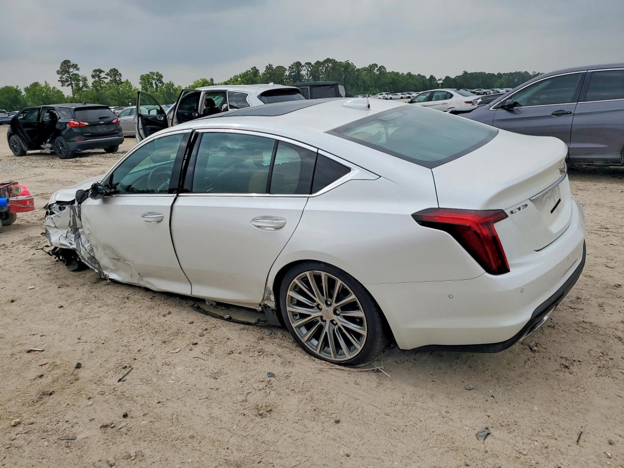 2024 Cadillac Ct5 VIN 1G6DN5RW1R0107422 photo 2