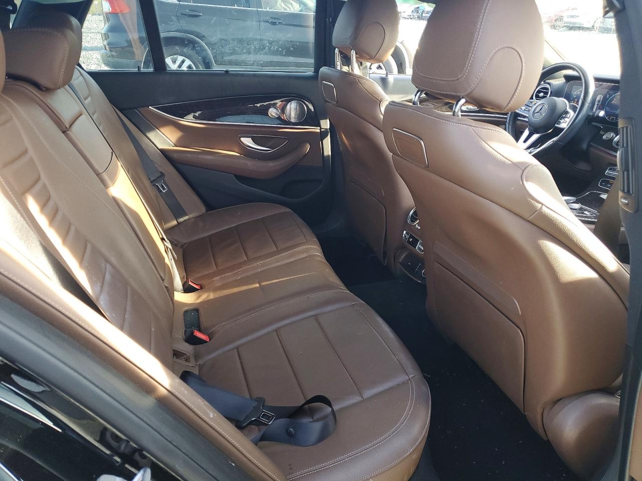 2019 Mercedes-Benz E-class VIN WDDZH6JB0KA588746 photo 10