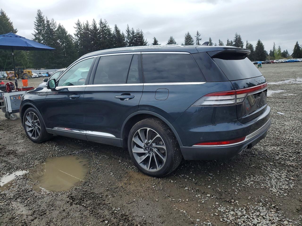 2021 Lincoln Aviator VIN 5LM5J7XC8MGL05862 photo 2
