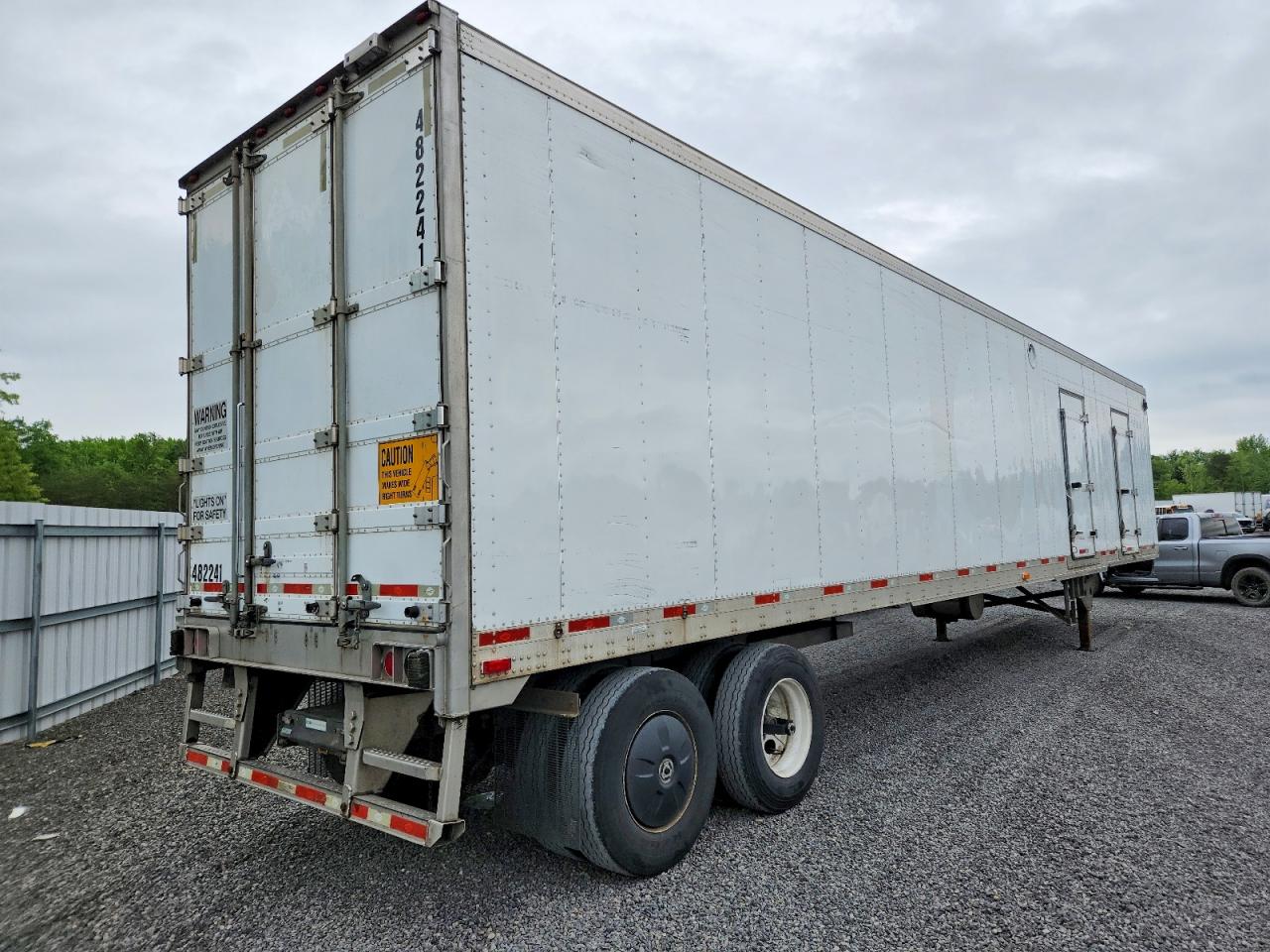 2015 UTILITY All models VIN 1UYVS2489FM408334 photo 4