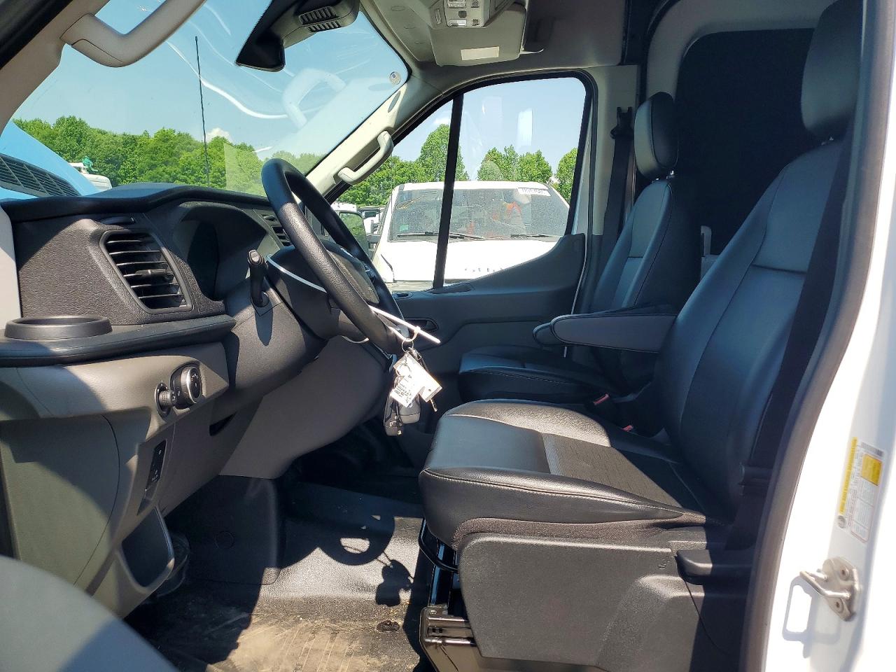 2025 Ford Transit VIN 1FTBR1C80SKA31777 photo 7