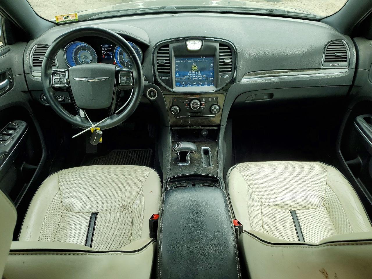 2013 Chrysler 300 VIN 2C3CCAAGXDH743552 photo 8