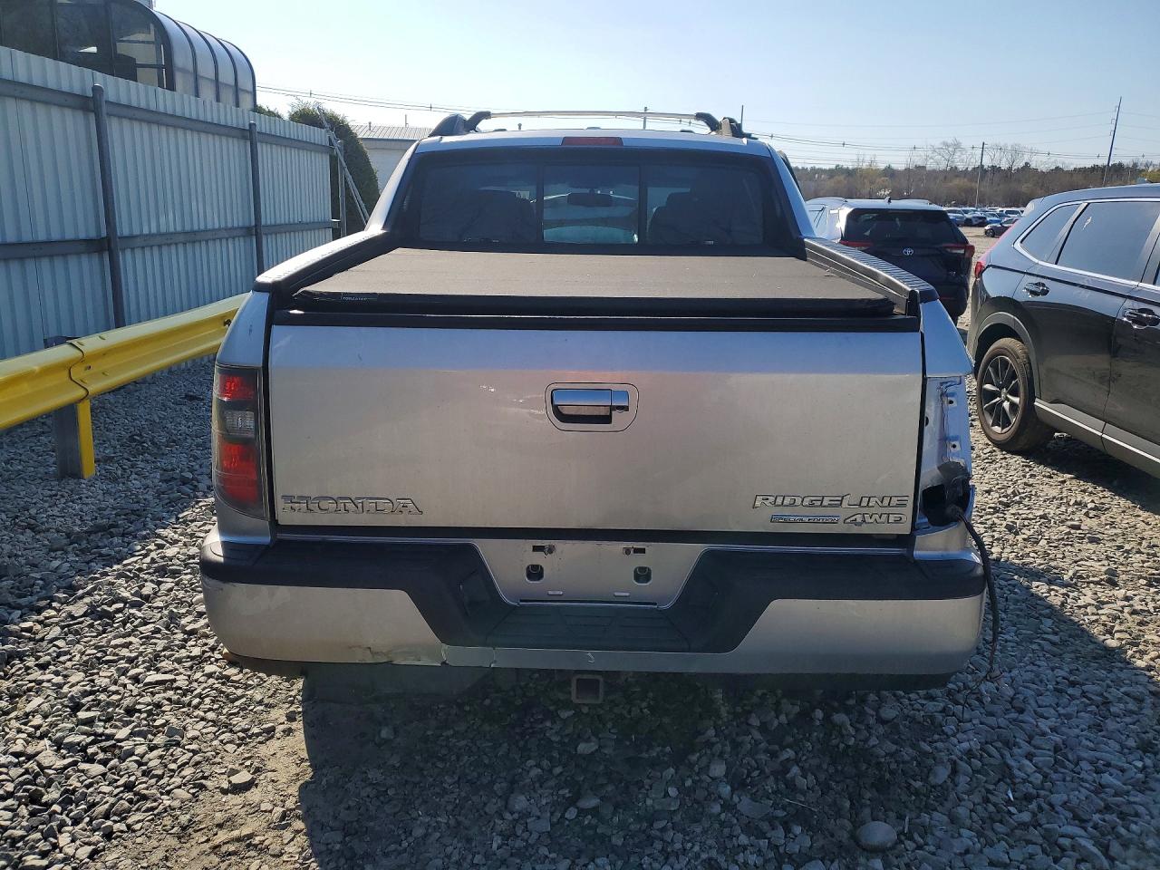 2014 Honda Ridgeline VIN 5FPYK1F64EB014501 photo 6