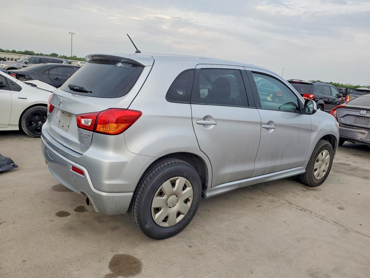 2011 Mitsubishi Outlander VIN JA4AP3AUXBZ020624 photo 3