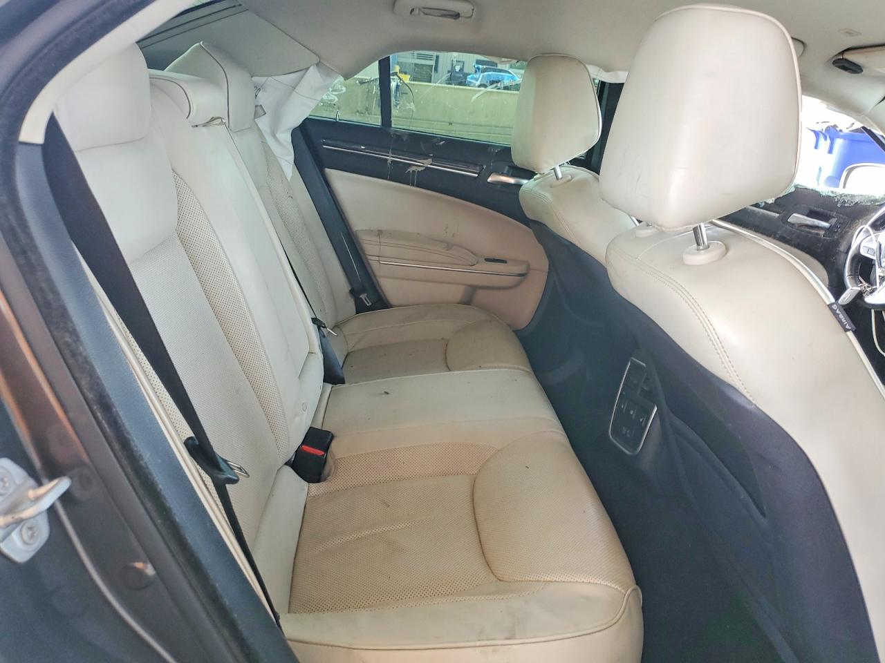 2022 Chrysler 300 VIN 2C3CCADG1NH111892 photo 10