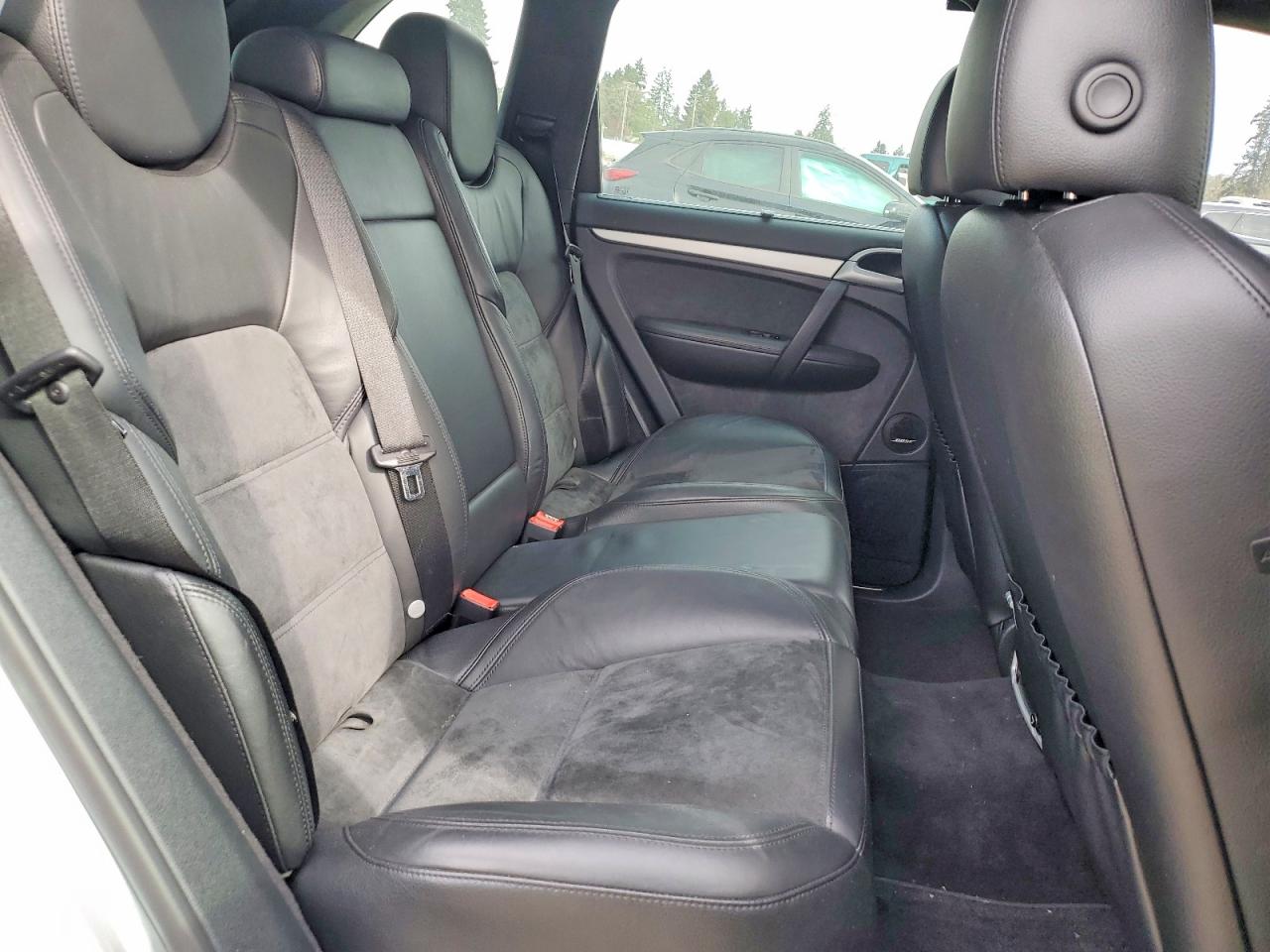 2010 Porsche Cayenne VIN WP1AD2APXALA61550 photo 11