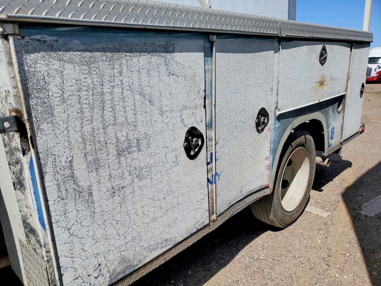 2004 Isuzu Npr VIN 4KLC4B1U64J800252 photo 9