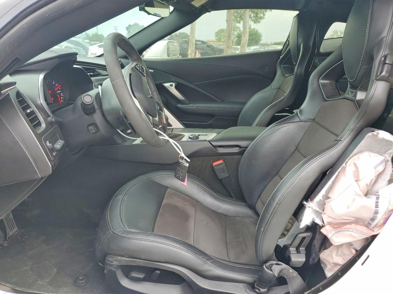 2018 Chevrolet Corvette VIN 1G1YN2D62J5601597 photo 7