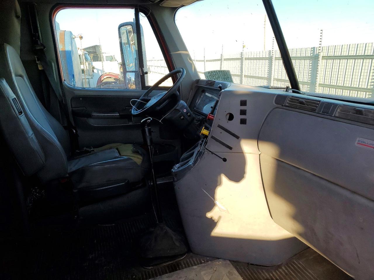 2007 FREIGHTLINER All other VIN 1FUJA6CK37DX56872 photo 5