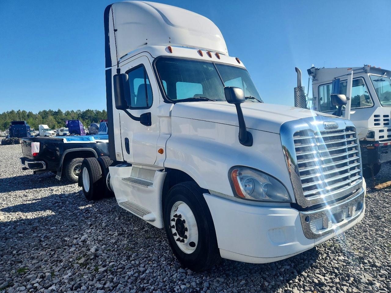 2014 FREIGHTLINER All other VIN 1FUBGEDV0ELFT4298 photo 1