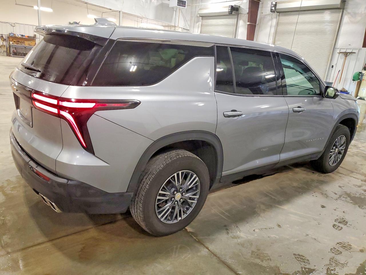 2024 Chevrolet Traverse VIN 1GNEREKS3RJ146592 photo 3