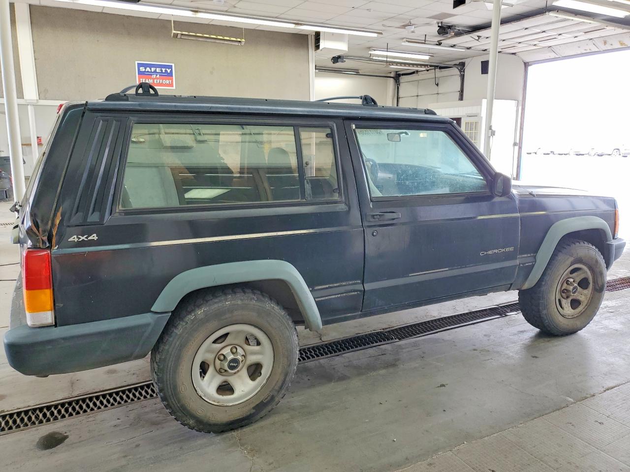 1997 JEEP Cherokee VIN 1J4FJ67S5VL564096 photo 3