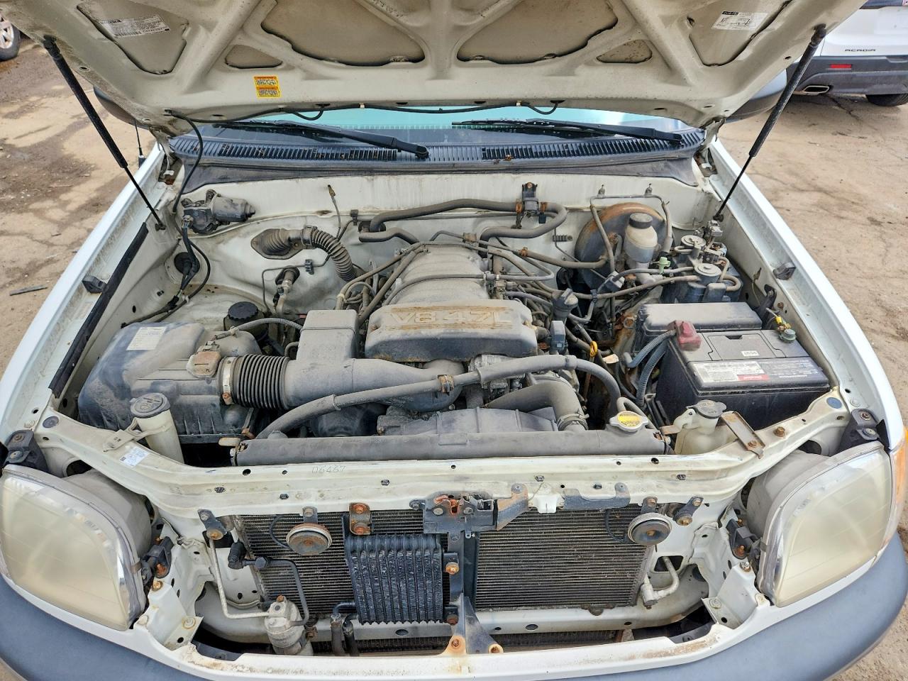2000 Toyota Tundra VIN 5TBBT4415YS122431 photo 11