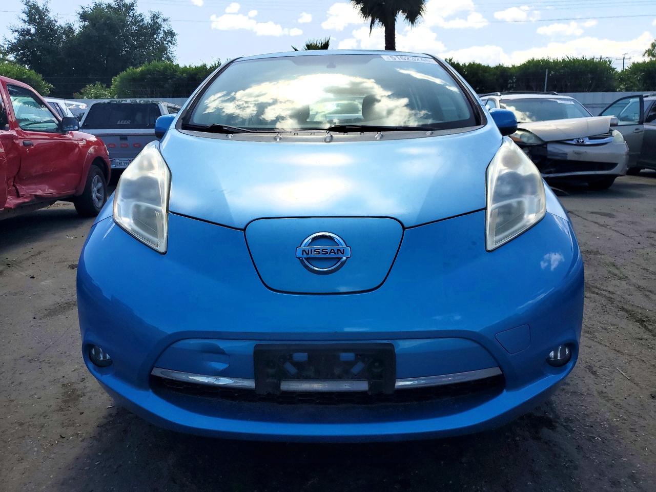 2011 Nissan Leaf VIN JN1AZ0CP5BT000910 photo 5