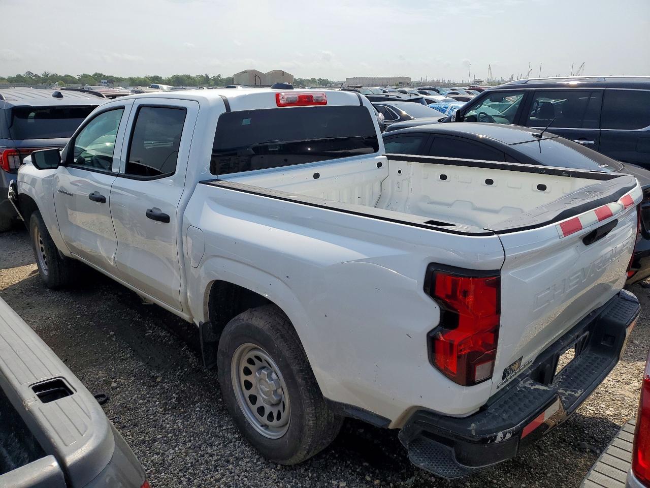 2024 CHEV Colorado VIN 1GCGSBEC4R1112573 photo 2