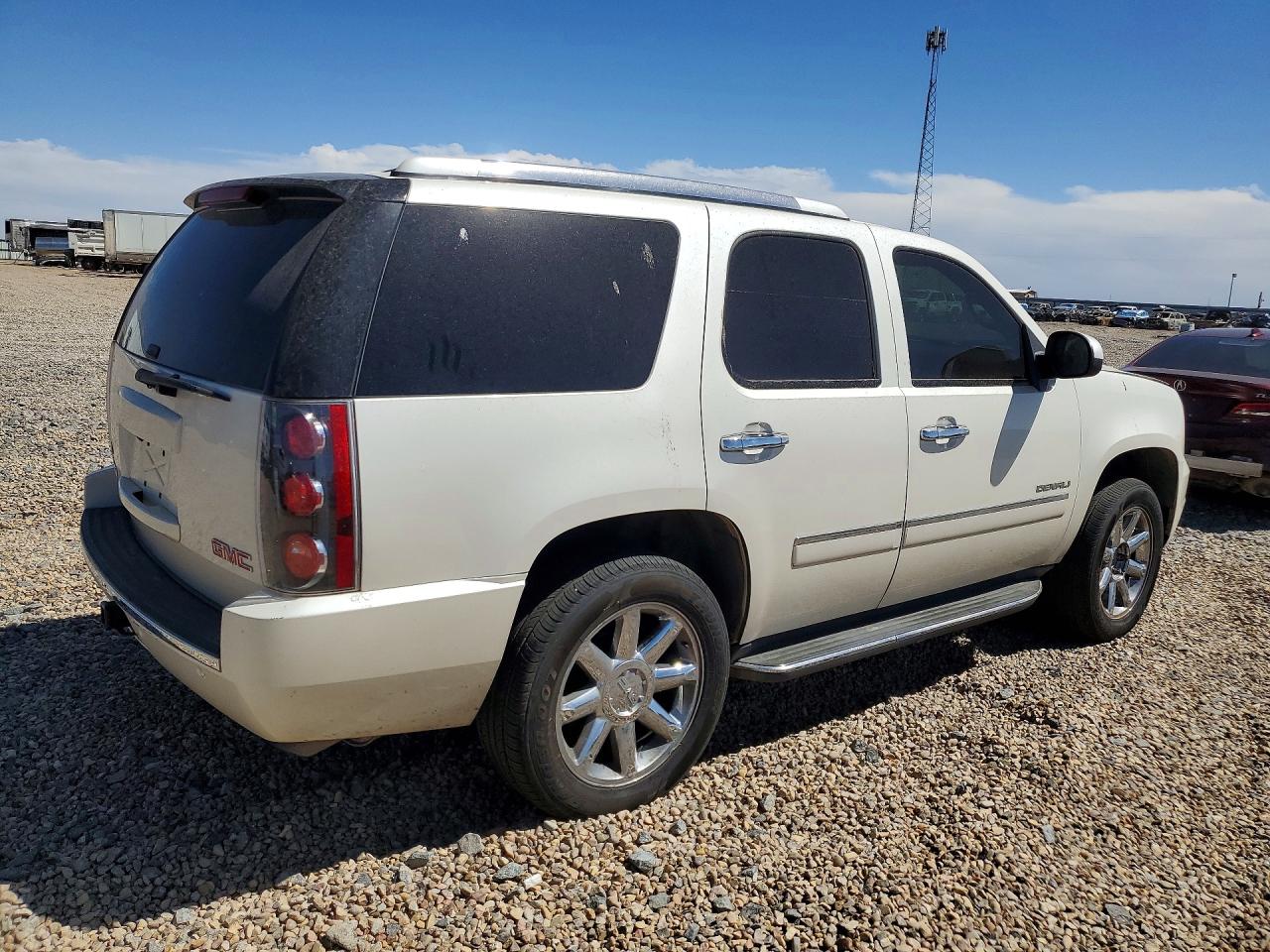 2010 GMC Yukon VIN 1GKUKEEF6AR218967 photo 3