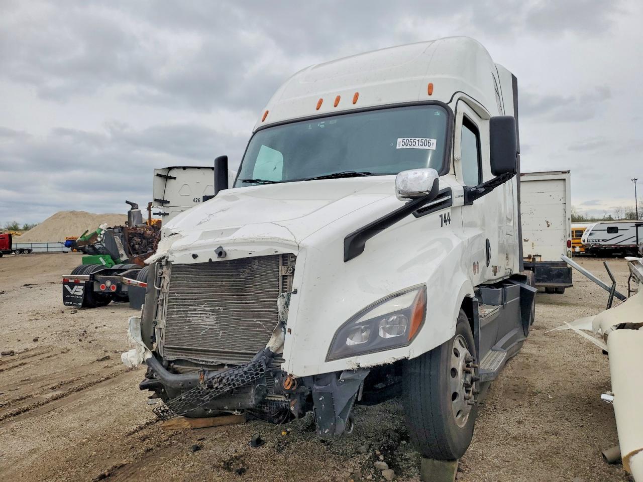 2025 FREIGHTLINER All other VIN 3AKJHHDR8SSVY3419 photo 2