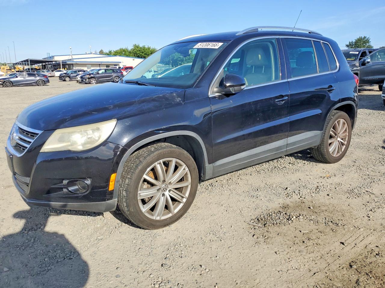 2010 Volkswagen Tiguan VIN WVGBV7AX8AW001079 photo 1