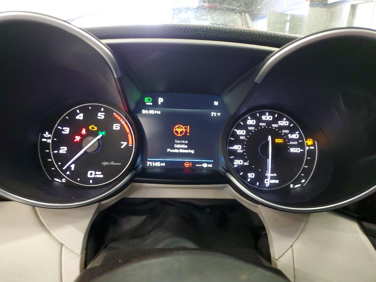2018 Alfa Giulia VIN ZARFAECN6J7581451 photo 9
