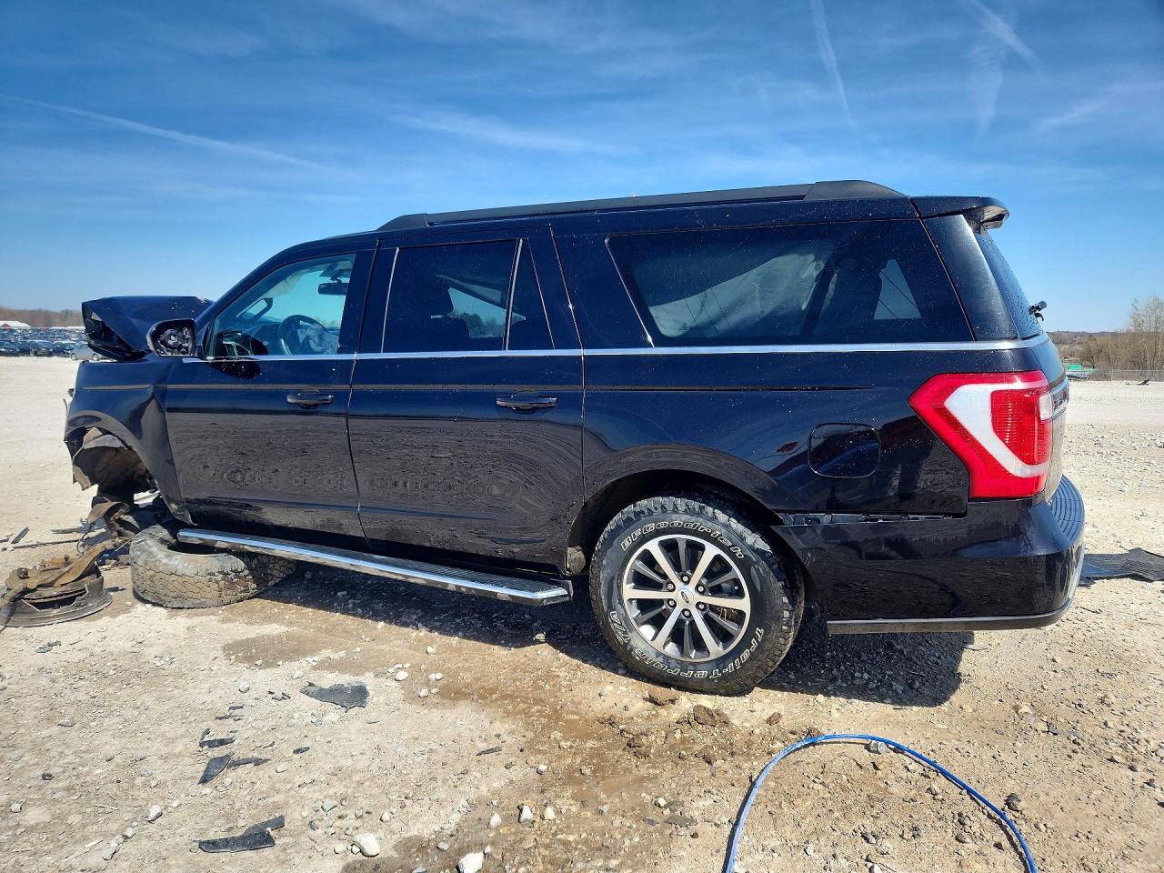2019 Ford Expedition VIN 1FMJK1JT5KEA21196 photo 2