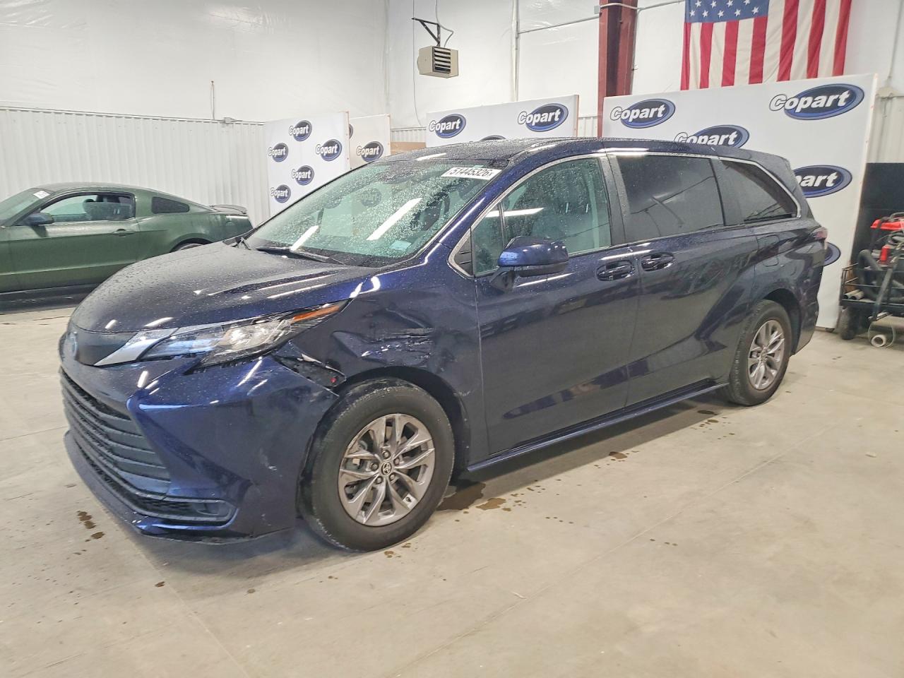 2022 Toyota Sienna VIN 5TDKSKFC5NS062899 photo 1