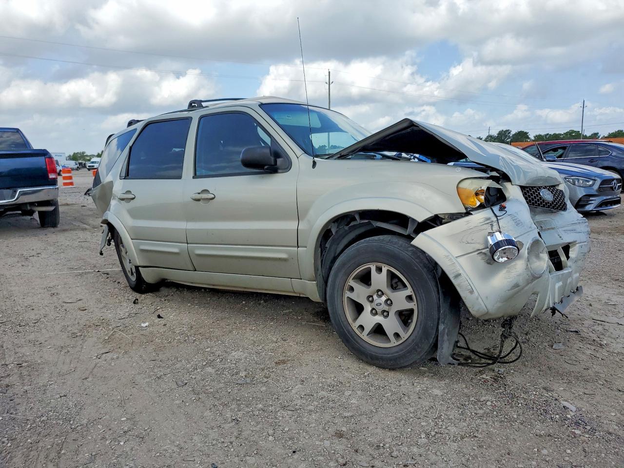 2005 Ford Escape VIN 1FMYU04105KA49801 photo 4