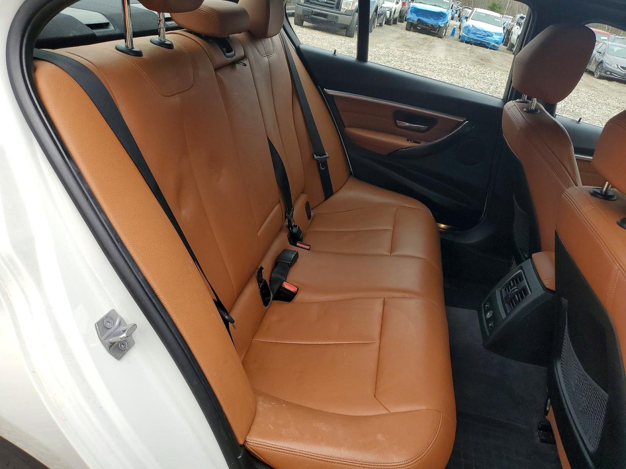 2017 BMW 3 series VIN WBA8D9G3XHNU62153 photo 10