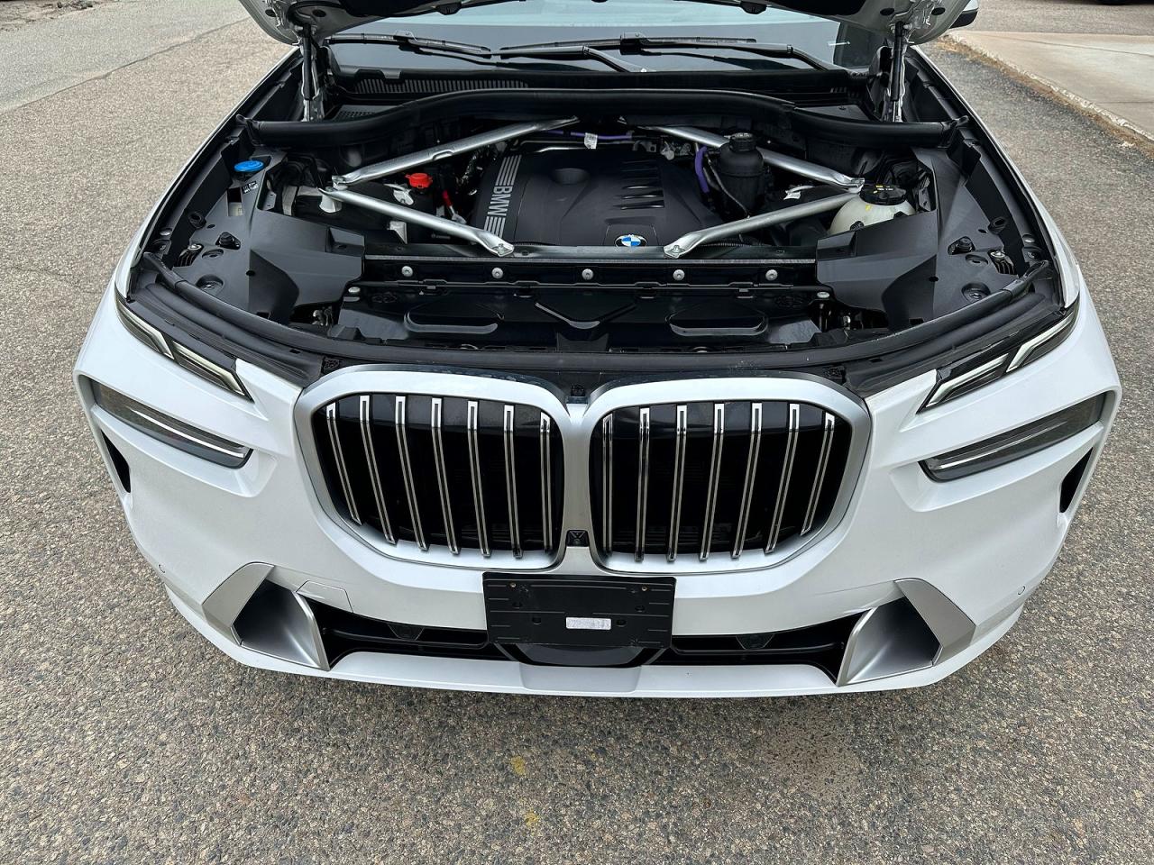 2024 BMW X7 VIN 5UX23EM03R9U24321 photo 7